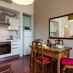 Renovated 19Th-Century Apartment In An Authentic Area